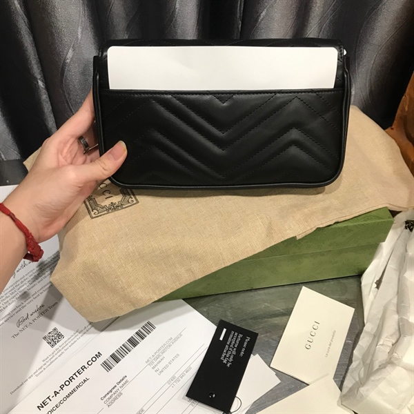 Túi GG đen kèm charm +