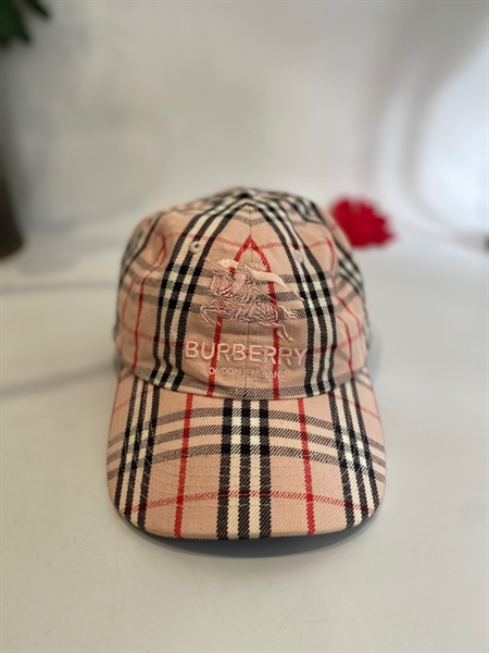 Nón Buberry hồng KG+