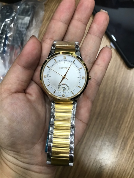 Đồng hồ nam Citizen mặt tròn lớn đính đá KG+