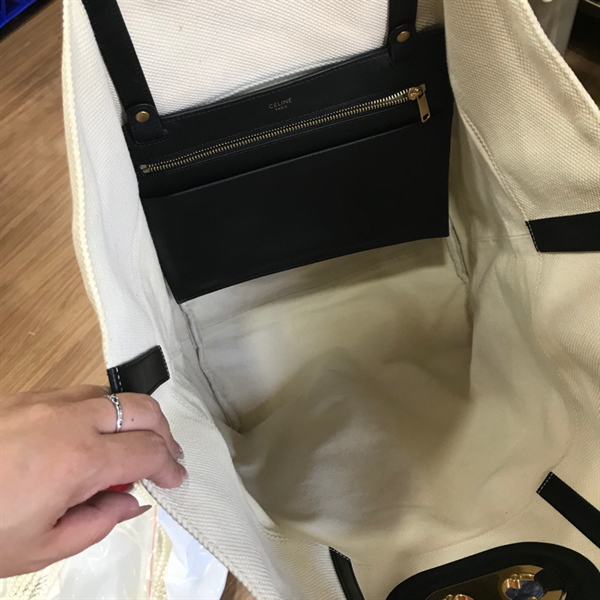 Túi Tote Celine màu kem kèm pound đen +