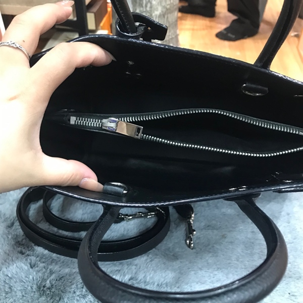 Túi YSL đen pound khóa (k chìa) +