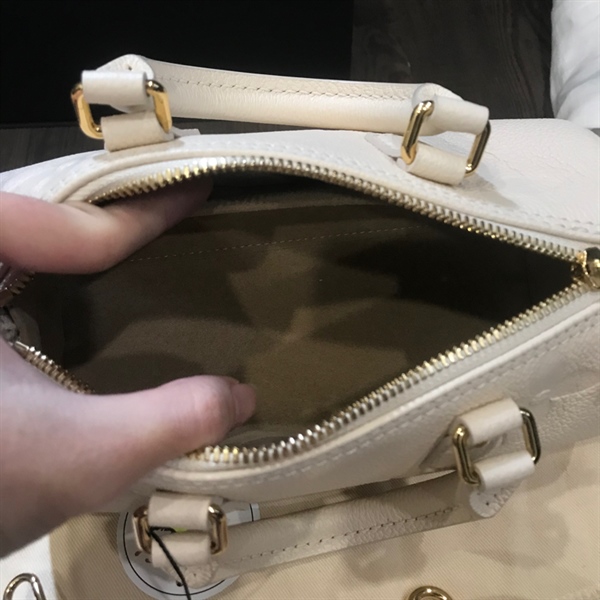 Túi LV speedy trắng kèm charm KG+