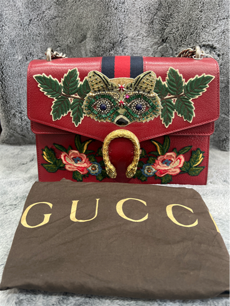 Túi GC đỏ đầu rồng thêu hoa+