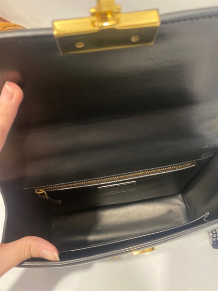 Túi Dior đen khóa vàng KG+