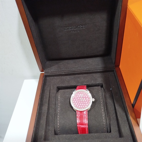 Đồng Hồ Hermes Quai Đỏ KG+