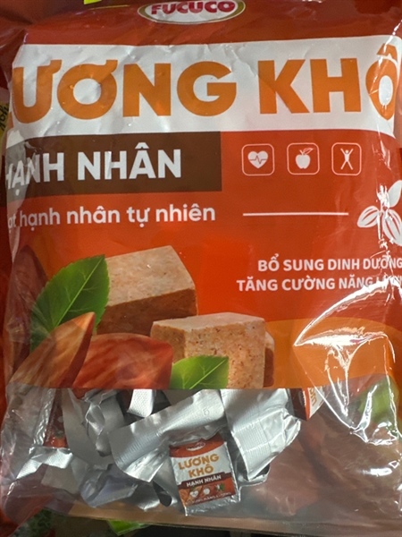 Lương khô hạnh nhân