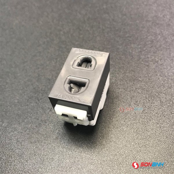 Module Ổ cắm 16A viền đen WEV Panasonic