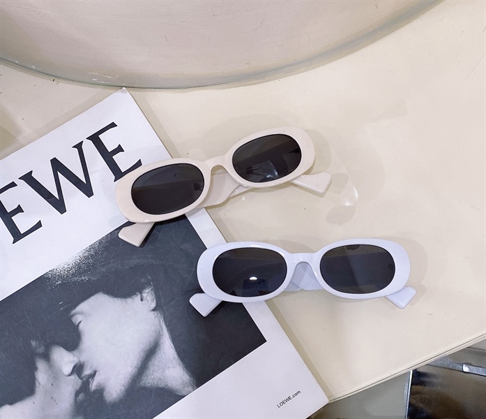 KÍNH HÌNH BẦU DỤC