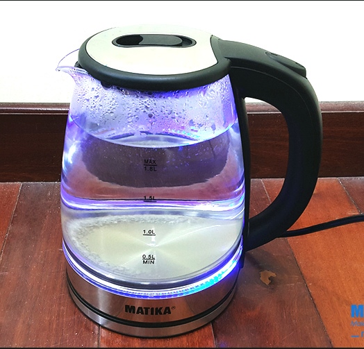 Ấm siêu tốc trong suốt 1L8 Matika MTK35