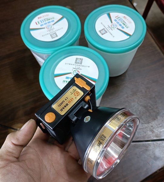 Đèn đội đầu LY6805