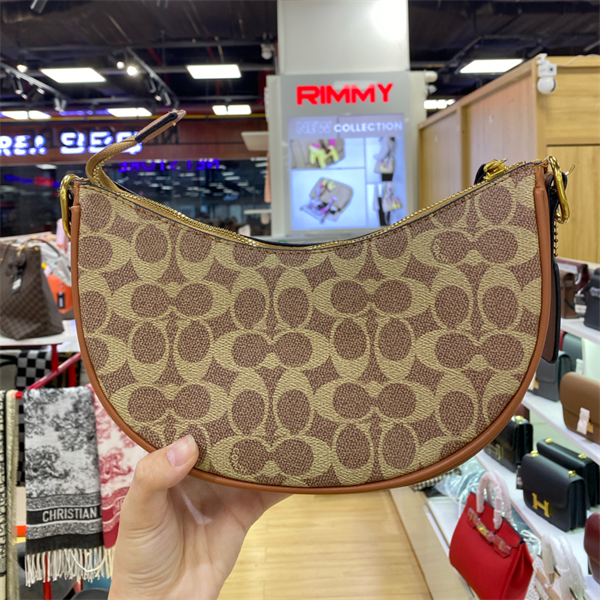 Túi nữ COACH dáng bầu TT230