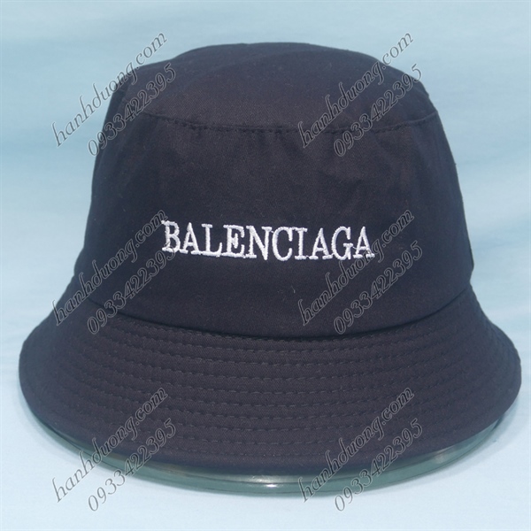 Nón bucket tai bèo thêu chữ Balenciaga