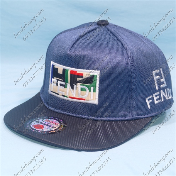 Nón kết hiphop vải cotton xốp mềm có lưới trẻ em từ 2-5 tuổi (vòng đầu từ 48-52cm) thêu chữ Fendi phía trước và bên hông có khóa dán