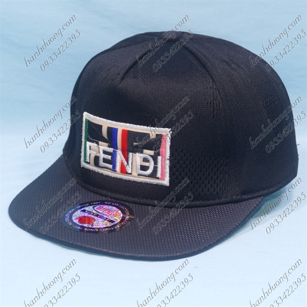 Nón kết hiphop vải cotton xốp mềm có lưới trẻ em từ 2-5 tuổi (vòng đầu từ 48-52cm) thêu chữ Fendi phía trước và bên hông có khóa dán