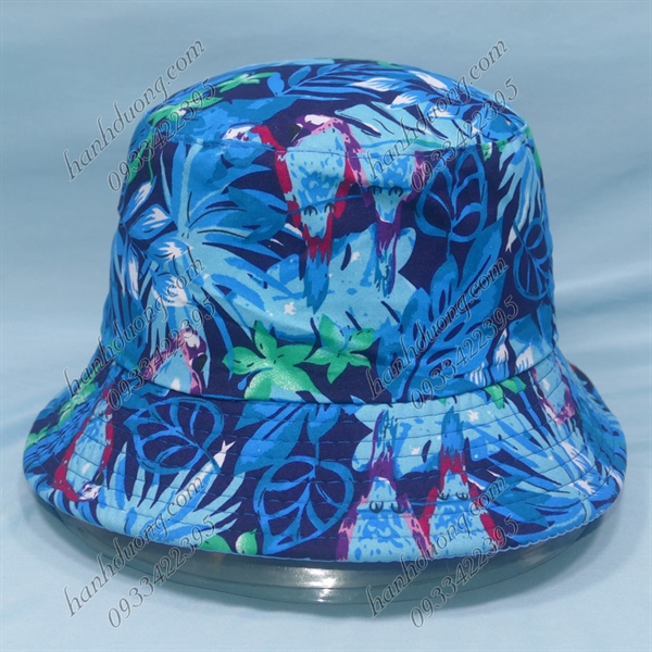 Nón bucket tai bèo hoa lá và con chim màu xanh thích hợp đi biển