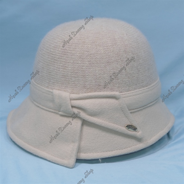 Nón tai bèo vành cụp rộng 6cm hàng quảng châu, nón tai bèo vành rộng có gắn nơ phía sau và gắn mặt sắt chữ Simal vòng đầu 56-59cm chất liệu len và nỉ