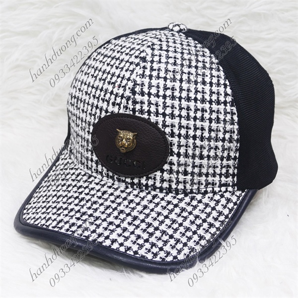 Nón kết mặt da đầu cọp Gucci vải lưới vá vải bố cao cấp, phía sau đuôi có khóa nút bấm, phía trong có may tem