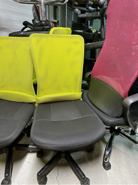 Ghế xoay xanh nhỏ ko vịn