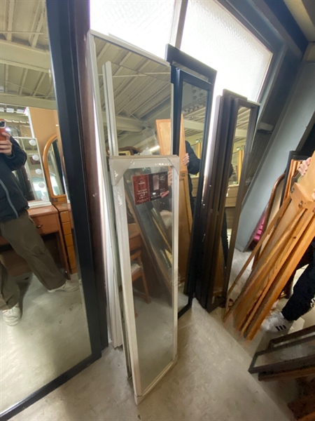 Gương trắng đồng giá