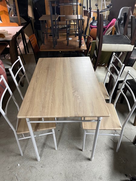 Set bàn ăn 4 ghế mới 100%