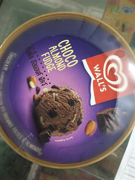 Kem wall socola hạnh nhân 450g