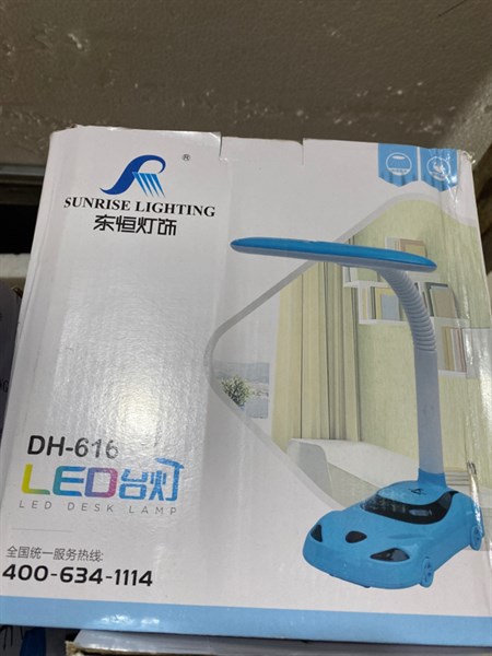 Đèn học 616