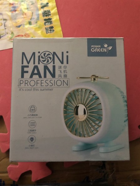 Quạt đèn đổi màu