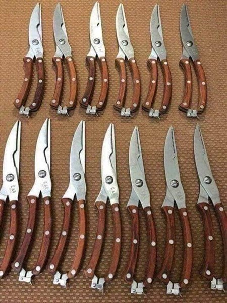 Kéo cắt gà cán gỗ