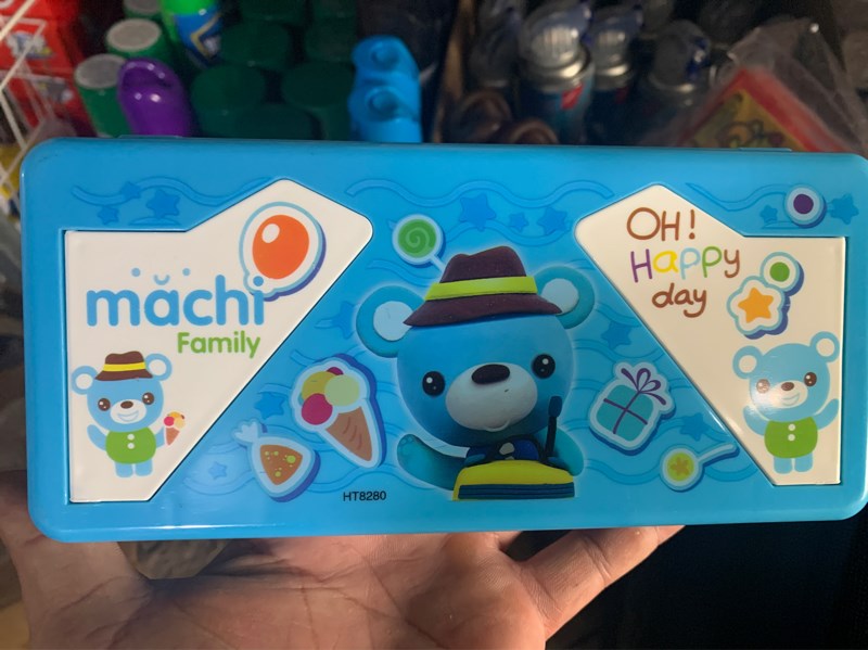 Hộp bút machi