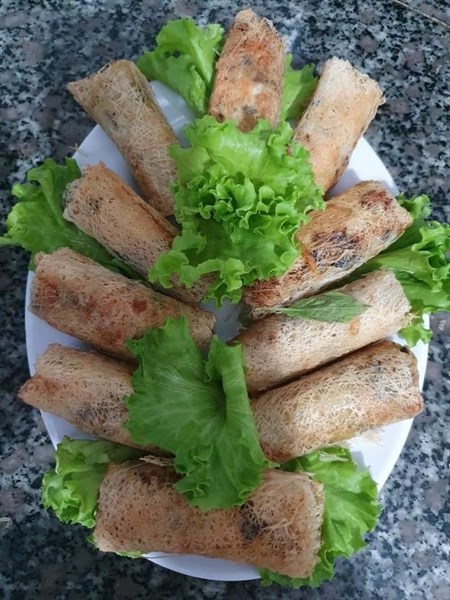 Nem dế hải sản