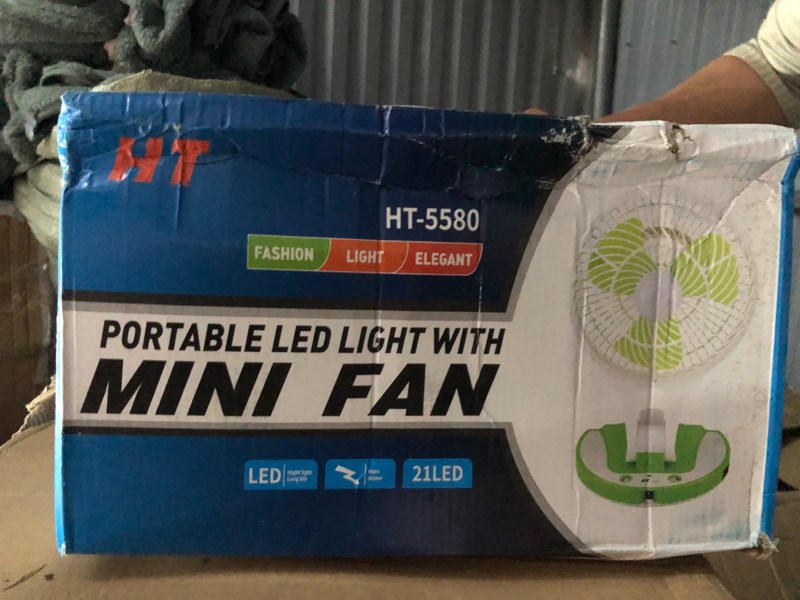 Quạt tích điện minifan 5588