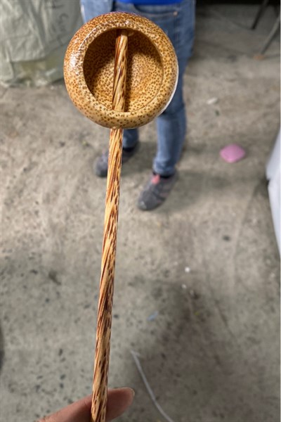 Gáo dừa múc rượu