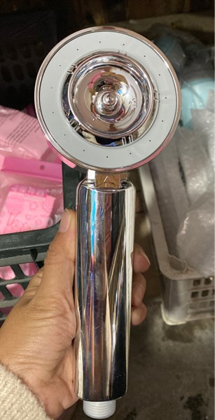 Vòi sen có khay đựng sữa tắm