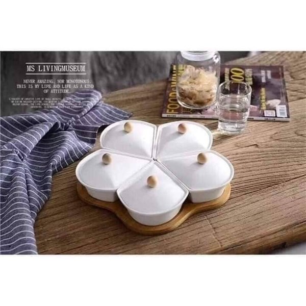 Khay mứt xứ hàng km