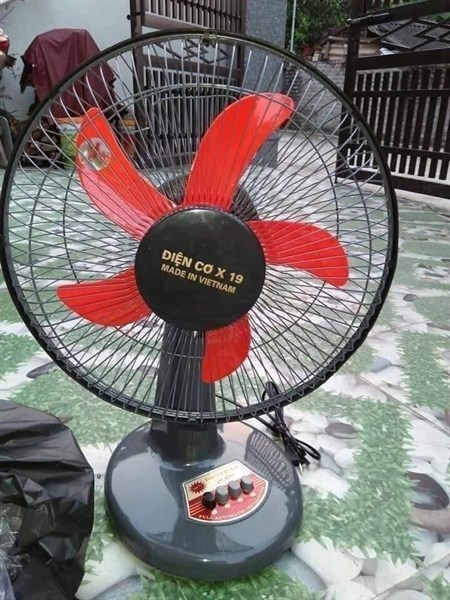 Quạt bàn b300