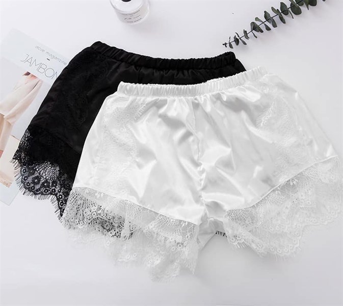 Quần mặc váy ren gấu