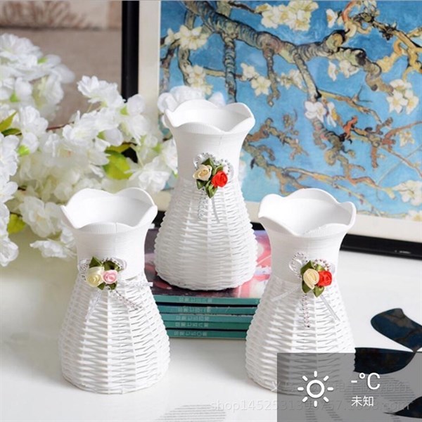 Lọ hoa nhựa mini