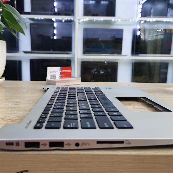 Asus S300 MẶT C,A, trắng, cũ