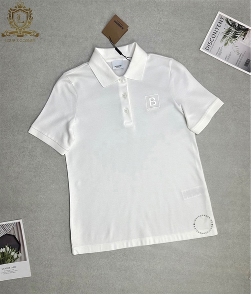 Polo Burberry trắng tag vuông thêu