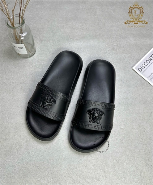 Dép Versace đen logo nổi