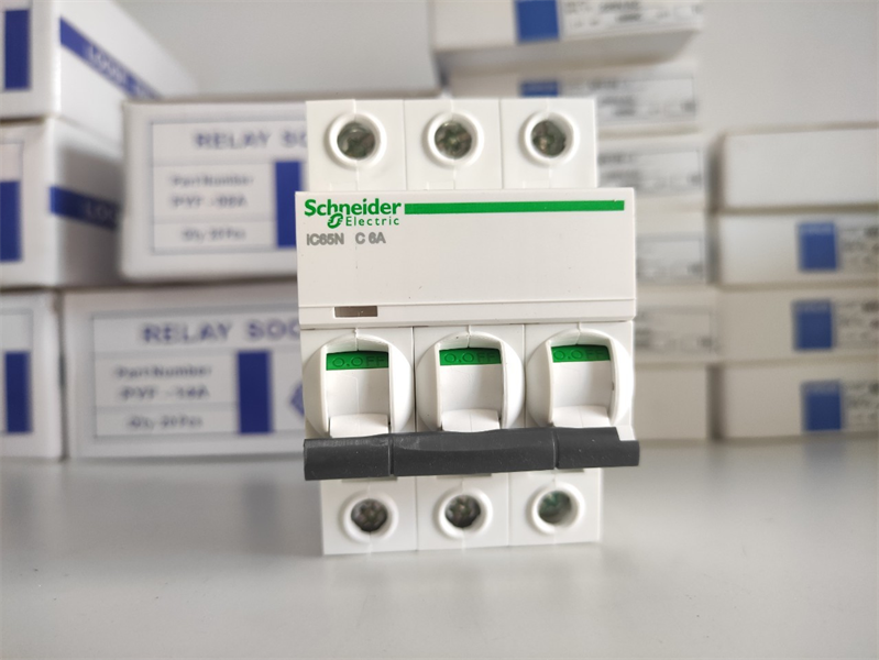 APTOMAT SCHNEIDER IC65N 3P C 6A