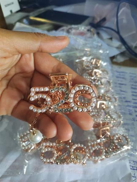 Kẹp càng cua đính hạt 520 treo ngọc