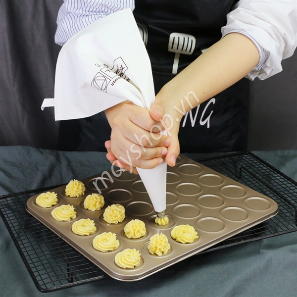 Khuôn nướng bánh quy/ Macaron 30 ô chống dính màu vàng