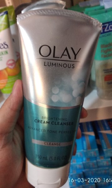 Sữa rửa mặt Olay Luminous