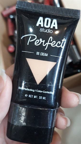 Kem nền AOA perfect màu midium 027