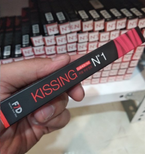 Son Kissing N1