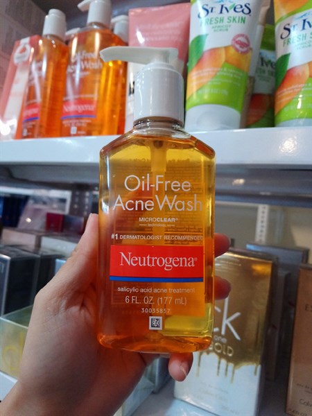 Sữa Rửa Mặt Neutrogena Oil-Free Microclear 177ml