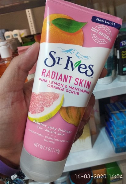 Sữa rửa mặt ST.Ives Radiant Skin