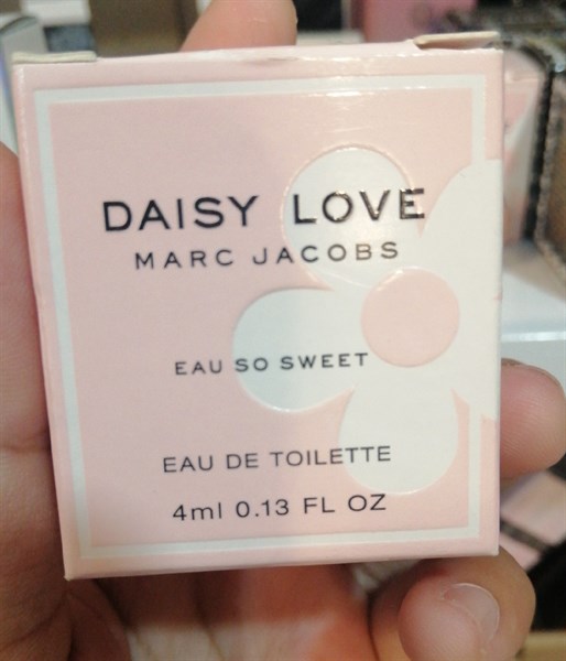 Nước hoa nhí Daisy Love Marc Jacob Eau so sweet EDT 4ml