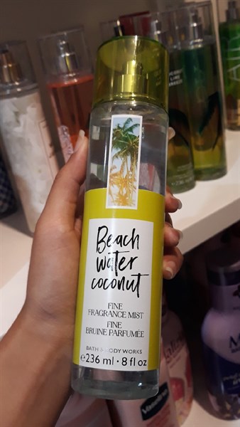 Xịt body Beach water coconut 236ml